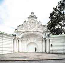 white-gate-(a)